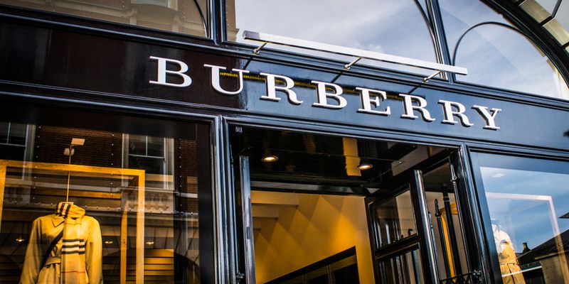 Il warning di Burberry stende il settore del lusso