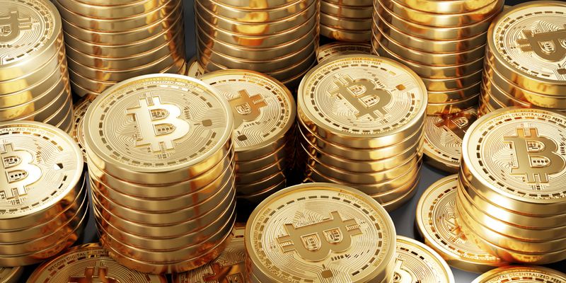 Oro ai massimi e Bitcoin nelle riserve ufficiali, lo scenario al 2030