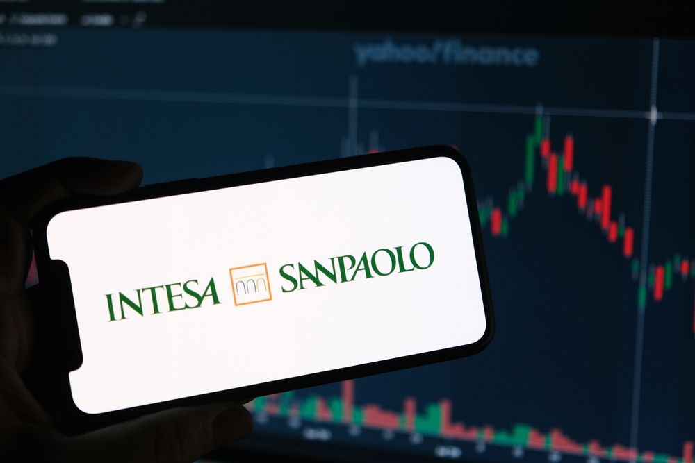 Intesa Sanpaolo compra Bitcoin: prima volta per una banca italiana