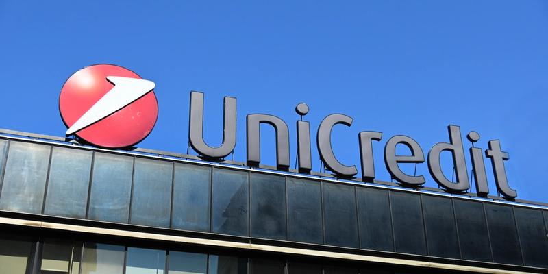 UniCredit, attacco da Commerzbank: “venda e torni a casa”
