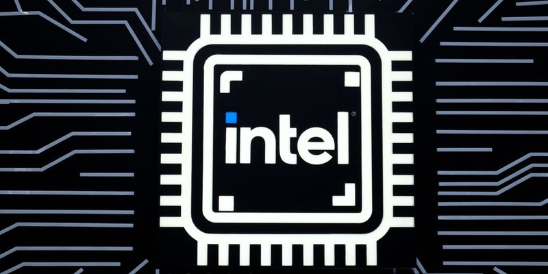 Intel torna sotto i riflettori: rally del titolo alla vigilia dei conti