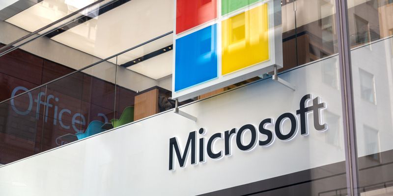 Microsoft scatenata con l’AI: progetta data center da 100 miliardi