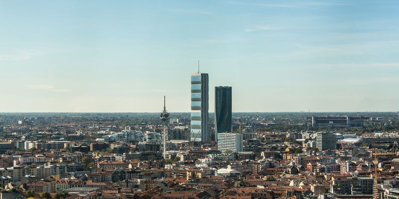 Allianz, a gonfie vele l’attività assicurativa
