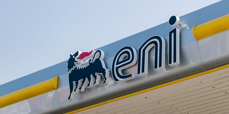 Eni resiste alle vendite, firmato accordo con Petronas