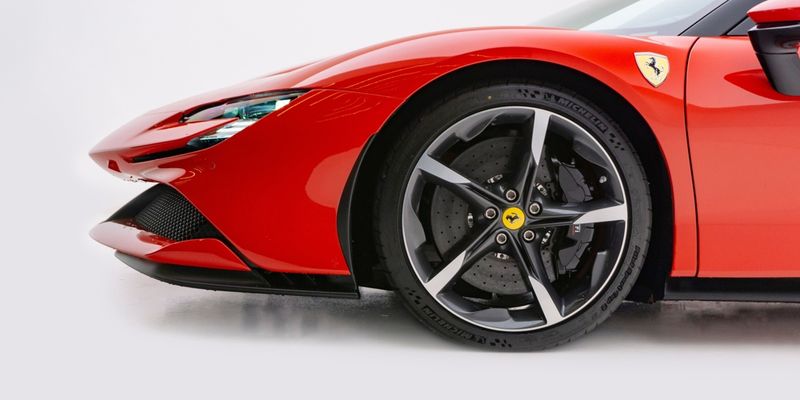 Ferrari, vendita quota Exor a sconto e azioni in forte calo