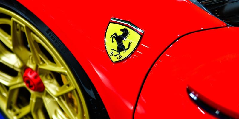 Ferrari sbanda dopo guidance sotto le attese