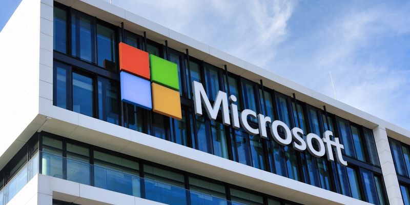 Microsoft verso i 4 mila miliardi di market cap dopo trimestrale sopra le attese