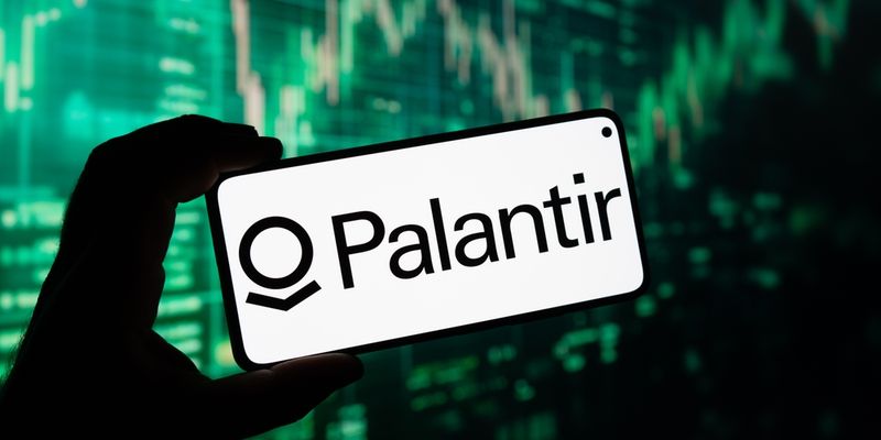 Palantir, giudizi positivi dagli analisti