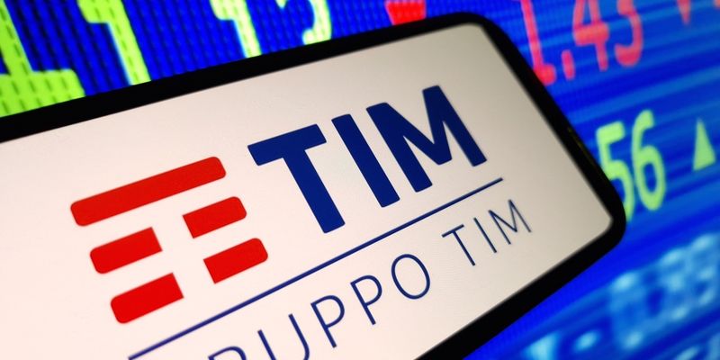 Azioni Tim deragliano su scambio quota tra Poste Italiane e Cdp