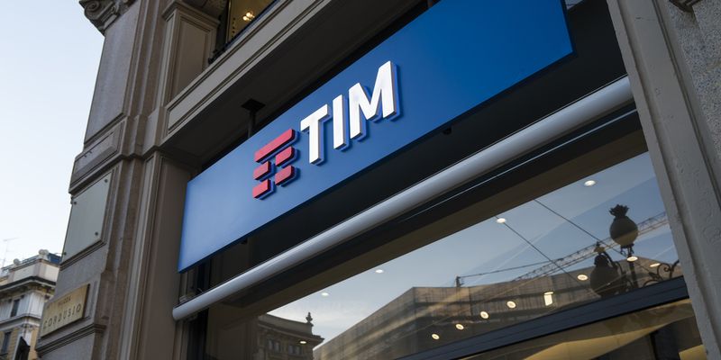 Le mire di Iliad e Cvc accendono le azioni Tim