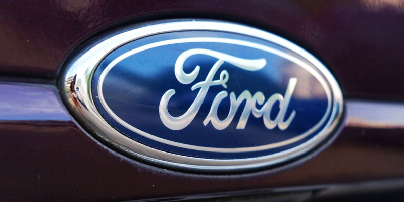 Wall Street apprezza la frenata di Ford sull’elettrico