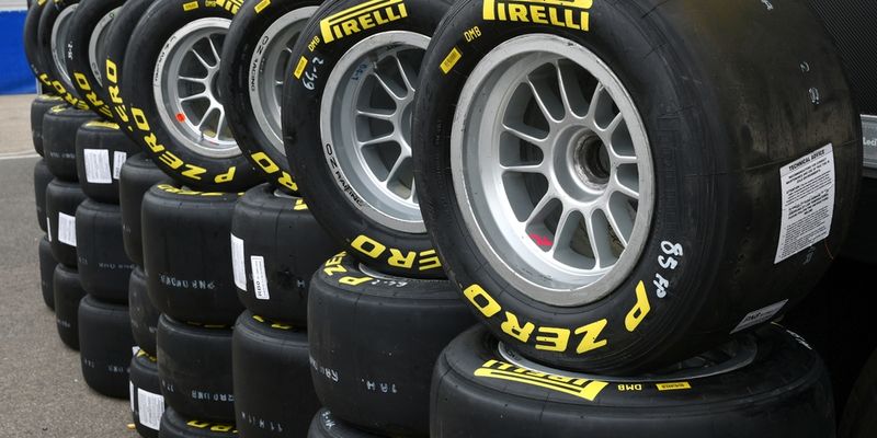 Scatto Pirelli dopo mossa di Tronchetti Provera