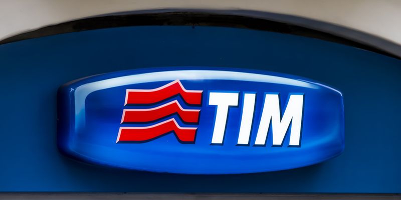 Tim, una maxi cedola per convincere Vivendi