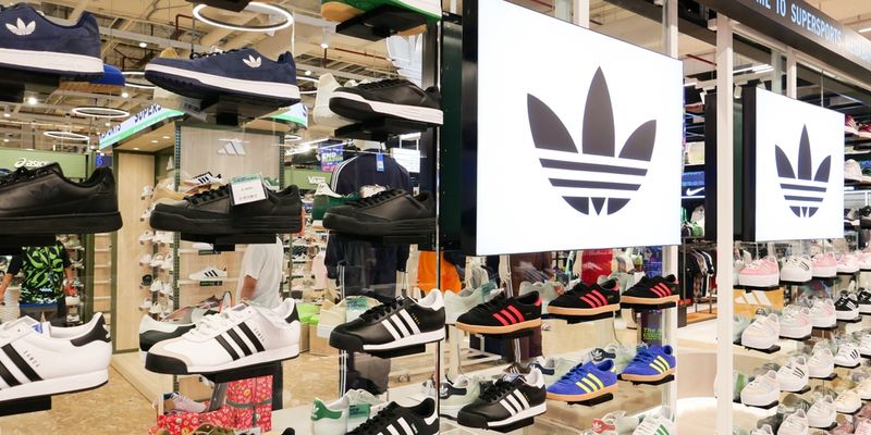 Adidas torna a correre con Bernstein che alza il target price