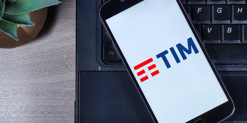 Tim ai massimi di cinque anni su ipotesi consolidamento Tlc in Francia