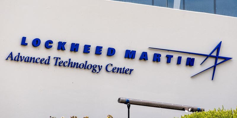 Lockheed Martin: risultati sopra le attese, incremento di dividendo e buyback