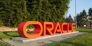 Oracle vola in Borsa: confermati 225 miliardi di ricavi al 2030 e fissata la svolta della cassa