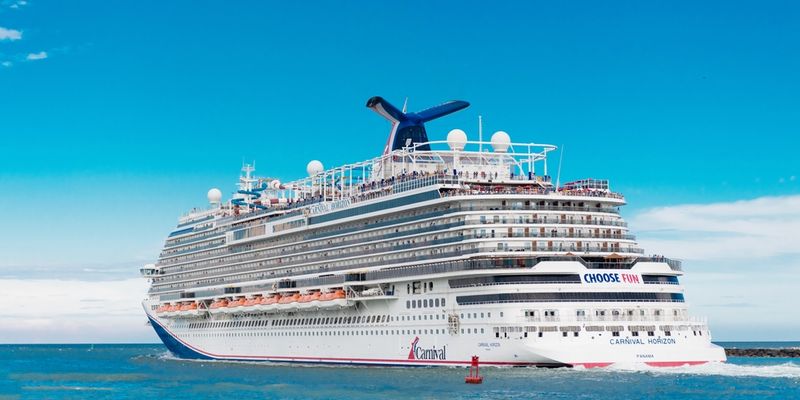 Crociere: Carnival festeggia la discesa dei tassi
