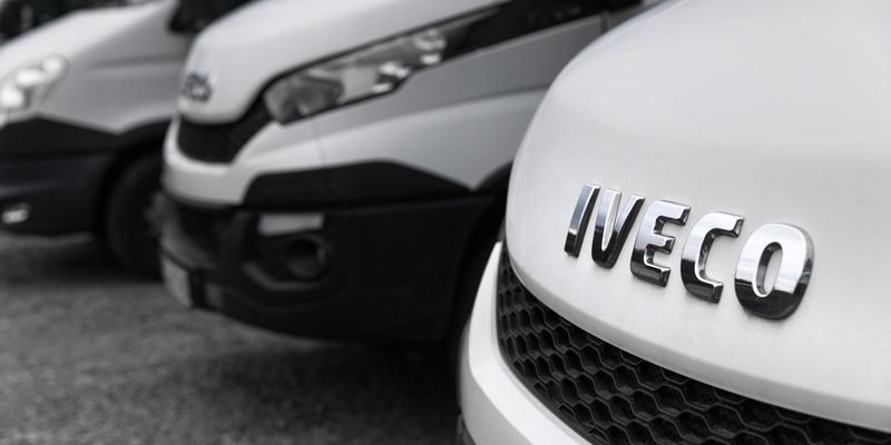 Iveco stupisce nel 2023 e il titolo balza in apertura