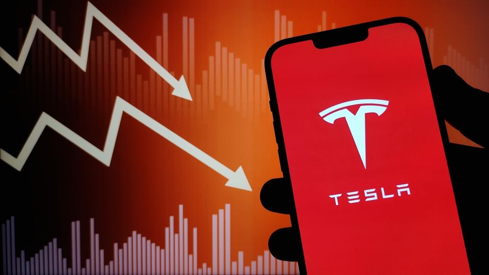 Tesla frenata dagli investimenti in IA