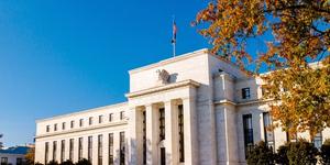Fed verso il primo rialzo dei tassi da luglio 2023, una nuova stretta spinta da inflazione, lavoro ed economia