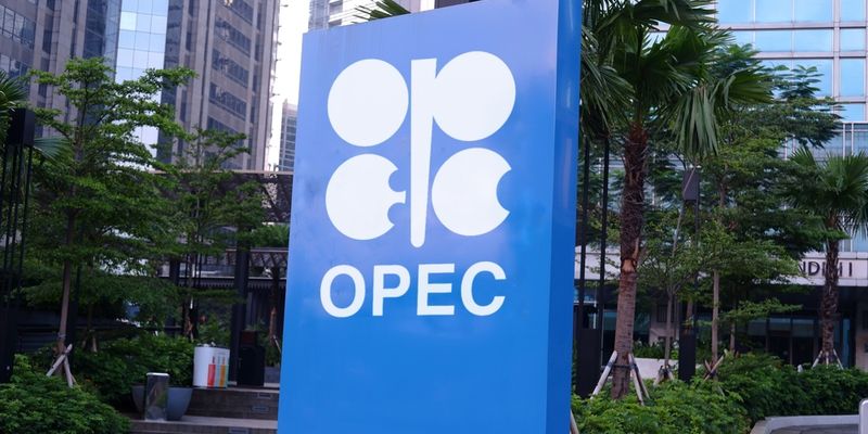 L’Opec+ aumenta l’output di greggio ma resta il ‘rischio Trump’ sui mercati
