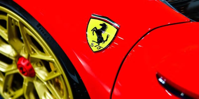 Brusca frenata per azioni Ferrari: delude la guidance 2025
