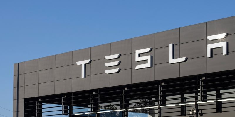 Su Tesla il monito di Dan Ives: Musk deve lasciare Doge