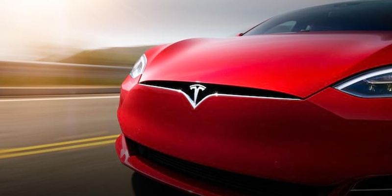 Tesla: Musk dice che il 90% dei piccoli soci è con lui