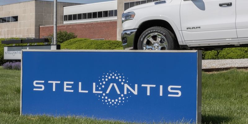 Stellantis, vendite in calo a gennaio. Elettrico in crescita