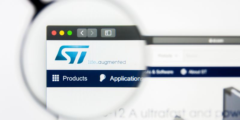 STM in forte calo, analisti riducono i loro giudizi