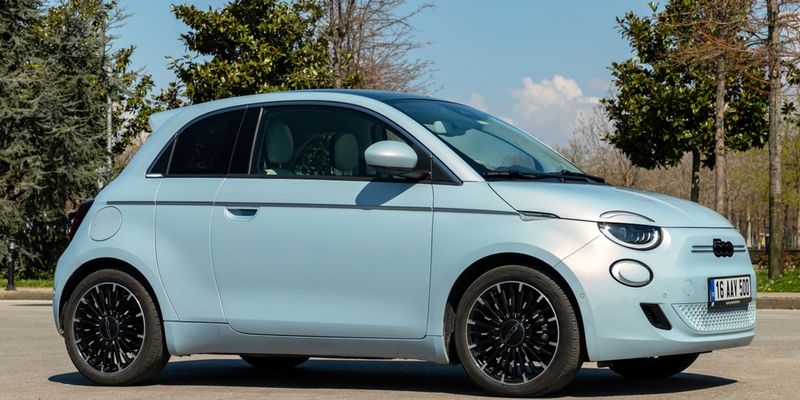 Stellantis, leggero calo delle immatricolazioni a luglio in Italia