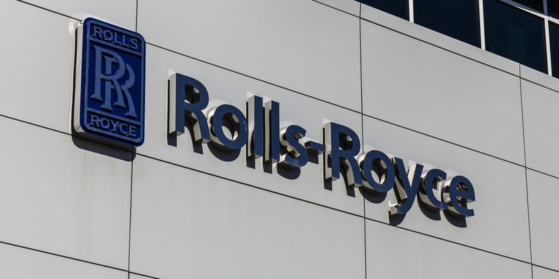 Rolls-Royce in luce a Londra dopo i nuovi obiettivi al 2023