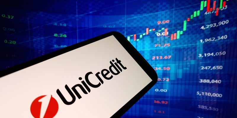 Azioni UniCredit in calo dopo rumor su vendita quota Delfin