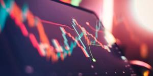 Banche in calo coi rendimenti dei bond ai massimi dal 2002