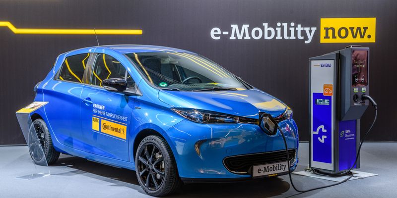 Renault, aumentano le vendite nel semestre grazie all’ibrido