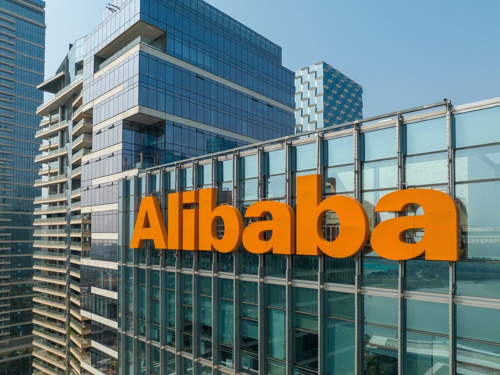 Il mercato punta sull’AI di Alibaba. Titolo in forte rialzo