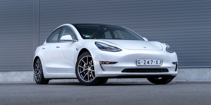 Tesla, giù le vendite in Cina. Perché non è il caso di preoccuparsi