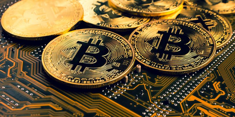 Bitcoin sfonda quota 65 mila ma correzione in arrivo secondo JP Morgan