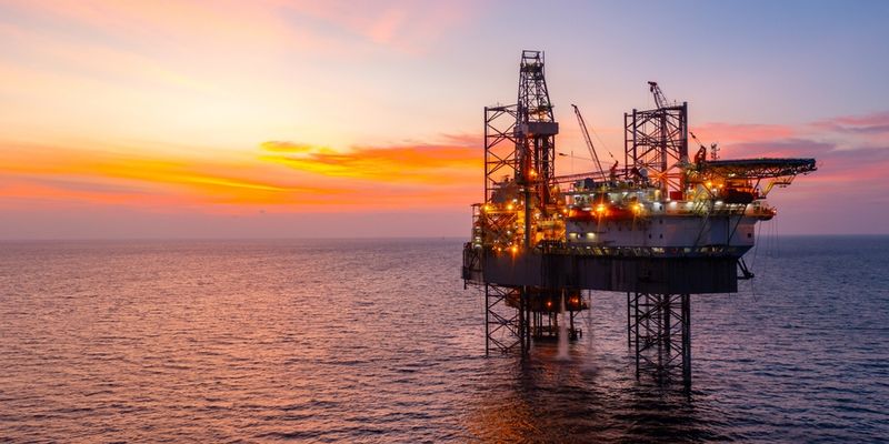 Brent sotto pressione: le banche Usa scommettono sul crollo