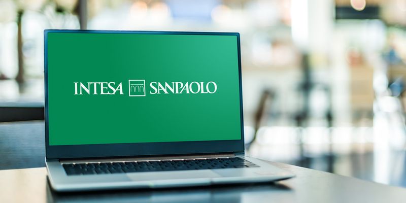 Intesa Sanpaolo, JP Morgan alza il target price