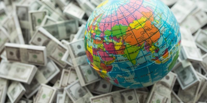 Stati Uniti, dollaro e nuove sfide globali: l'analisi di Regesta (Mediobanca)