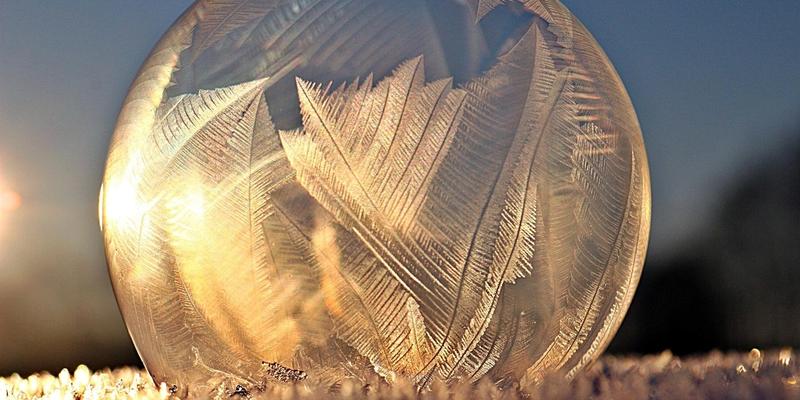Intelligenza artificiale, entusiasmo globale ma niente bolla (per ora)