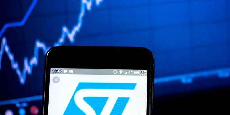 STMicroelectronics, analisti unanimi: “guidance 2024 deludente”