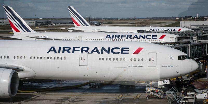 Air France-KLM vola in Borsa. Ma vale solo la metà dei concorrenti
