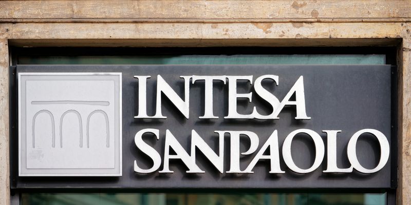 Intesa vende SRT per ridurre il rischio su 4,5 miliardi di crediti