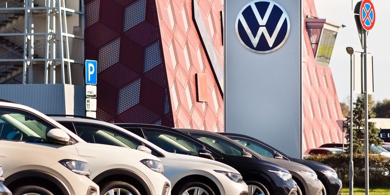 Volkswagen, utile in crollo e outlook poco esaltante