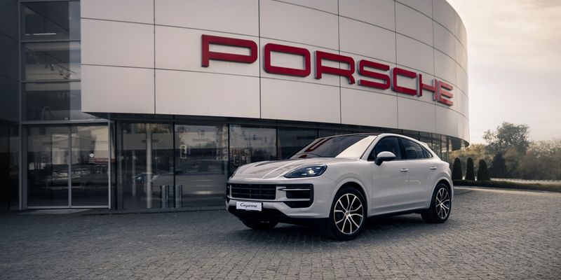 Porsche, brusca frenata dopo taglio dell’outlook 2024