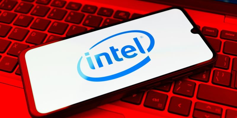 Intel affonda dopo le deludenti previsioni sul prossimo trimestre