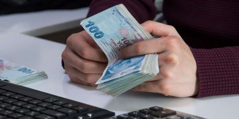 Lira tura, si affievolisce l’effetto taglio a sorpresa dei tassi